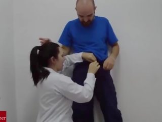 Un joven enfermera chupa la hospital´s manitas peter y recorded it.raf070